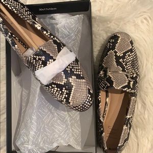 Size 8 INC snake loafers🔥NEW🔥
